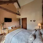 The Ginney Country 4*