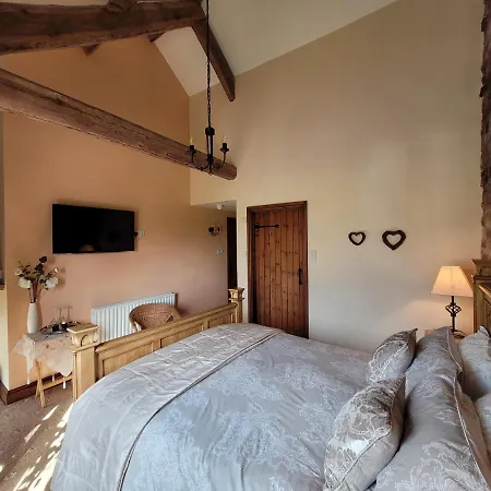 The Ginney Country 4*