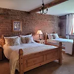 Pensión The Ginney Country 4*