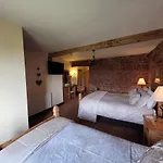 The Ginney Country Pensión 4*