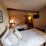 The Ginney Country 4*
